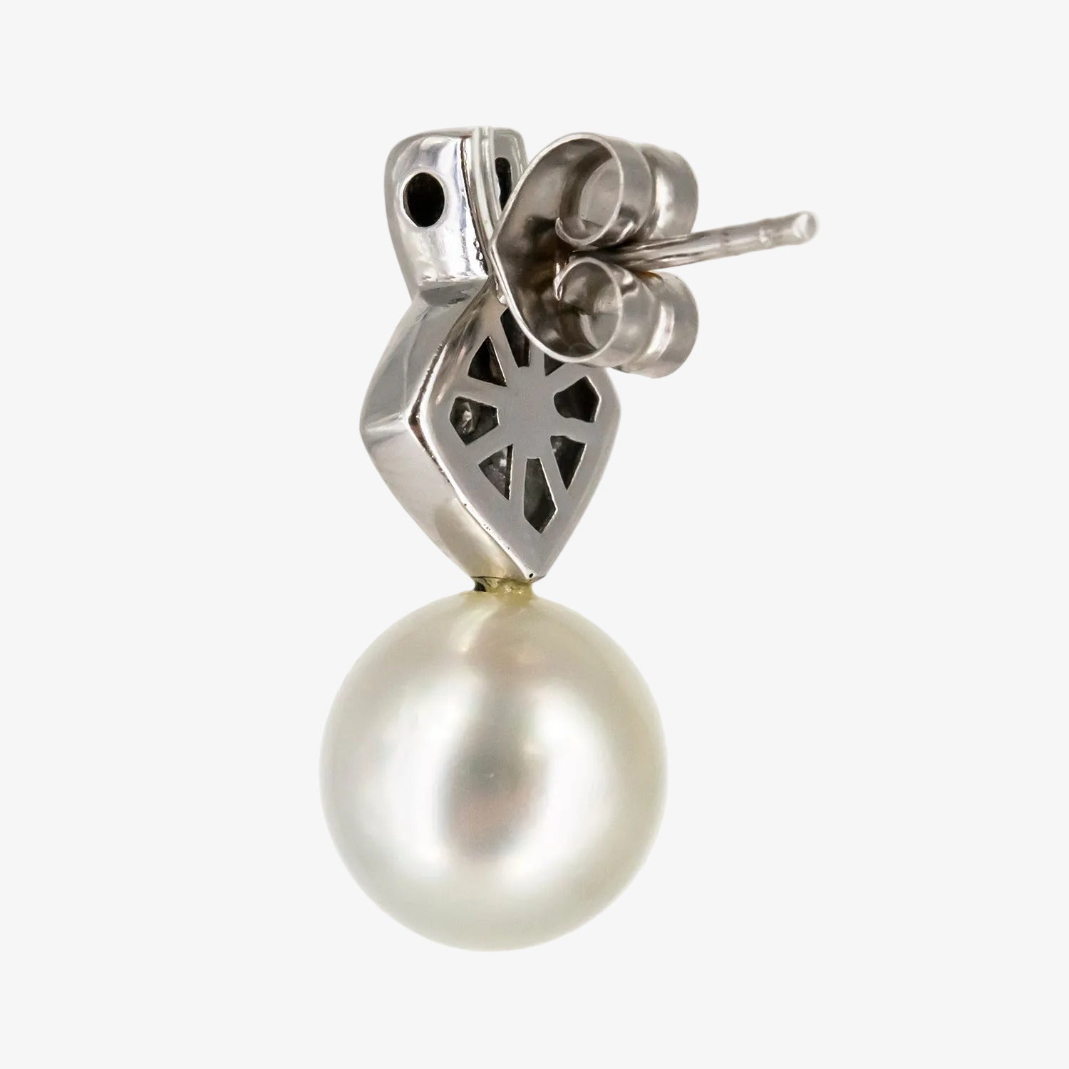 Pendientes de oro blanco de 18 kt. con chatón de diamantes y perlas australianas
