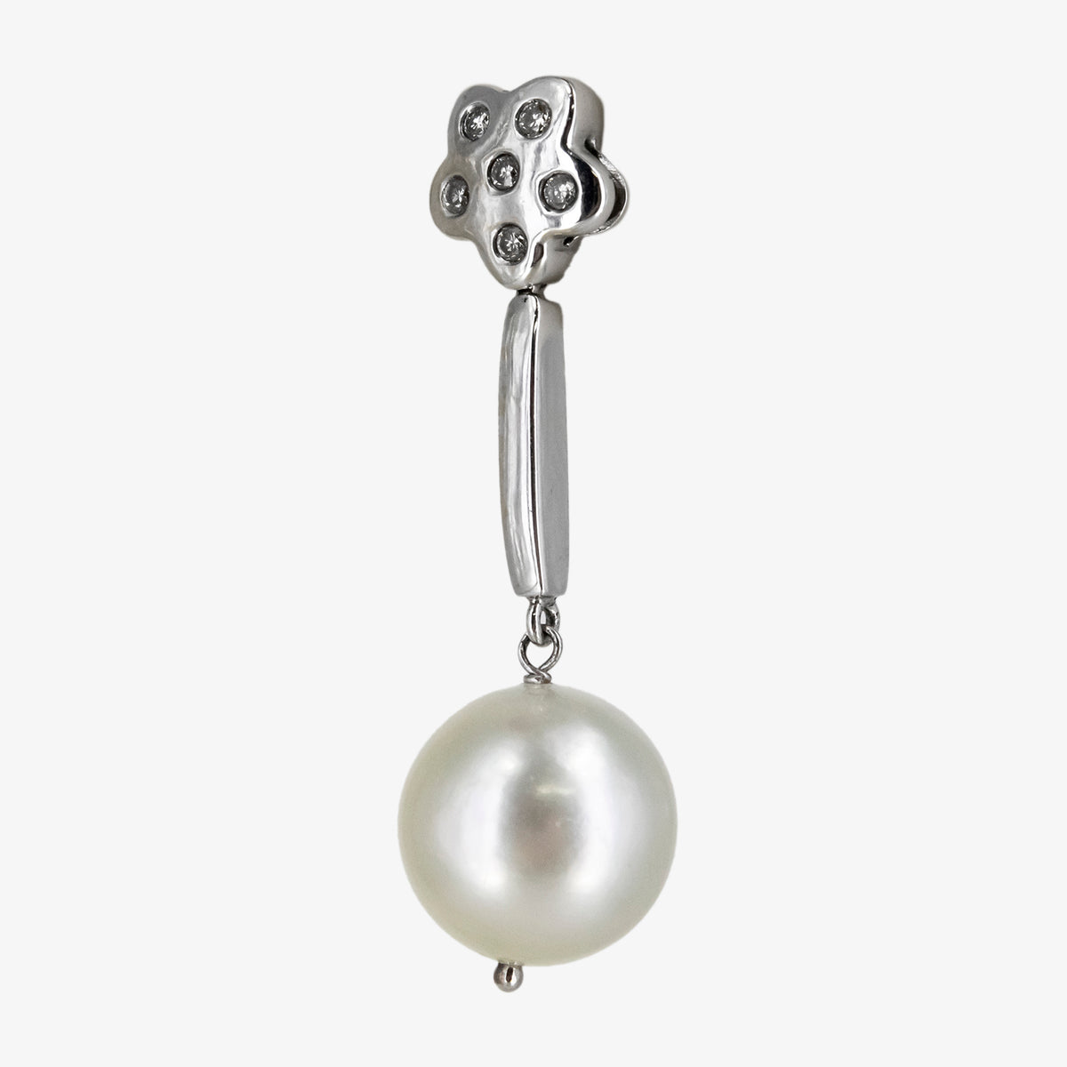 Pendientes de oro blanco de 18 kt. con diamantes y perlas australianas