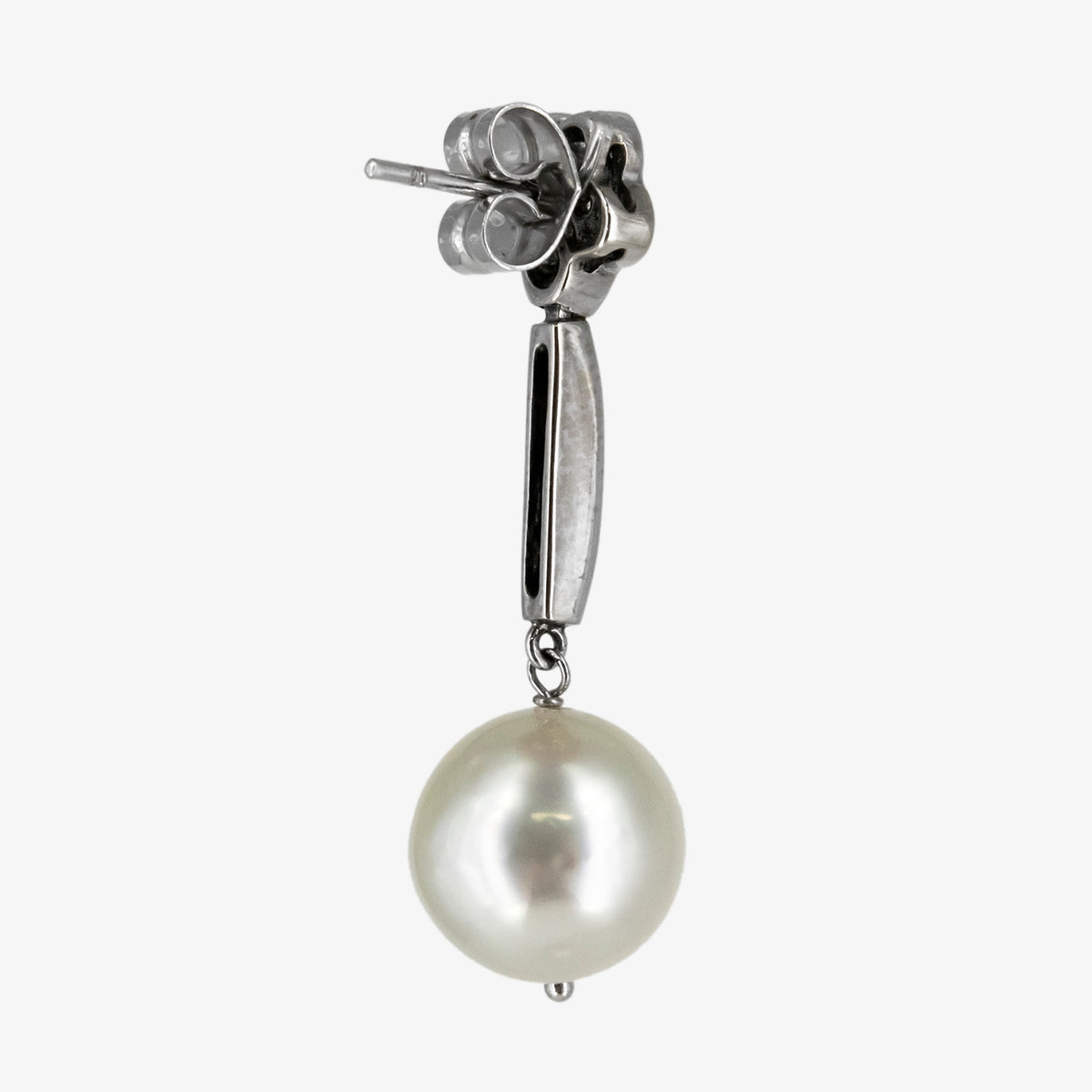 Pendientes de oro blanco de 18 kt. con diamantes y perlas australianas