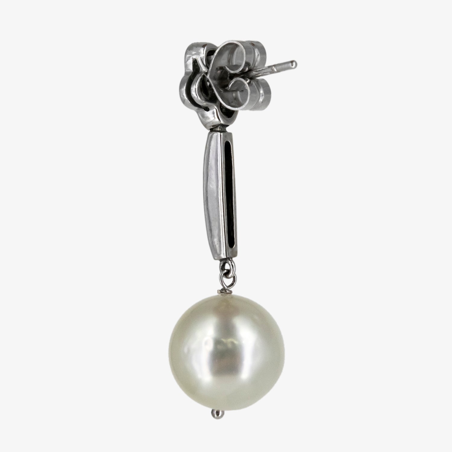 Pendientes de oro blanco de 18 kt. con diamantes y perlas australianas