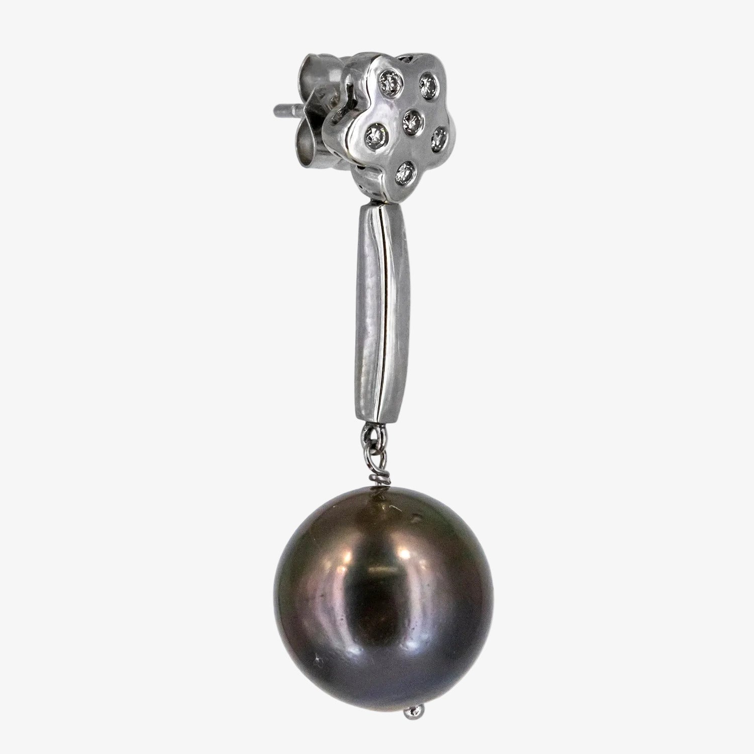 Pendientes de oro blanco de 18 kt. con diamantes y perlas de Tahití