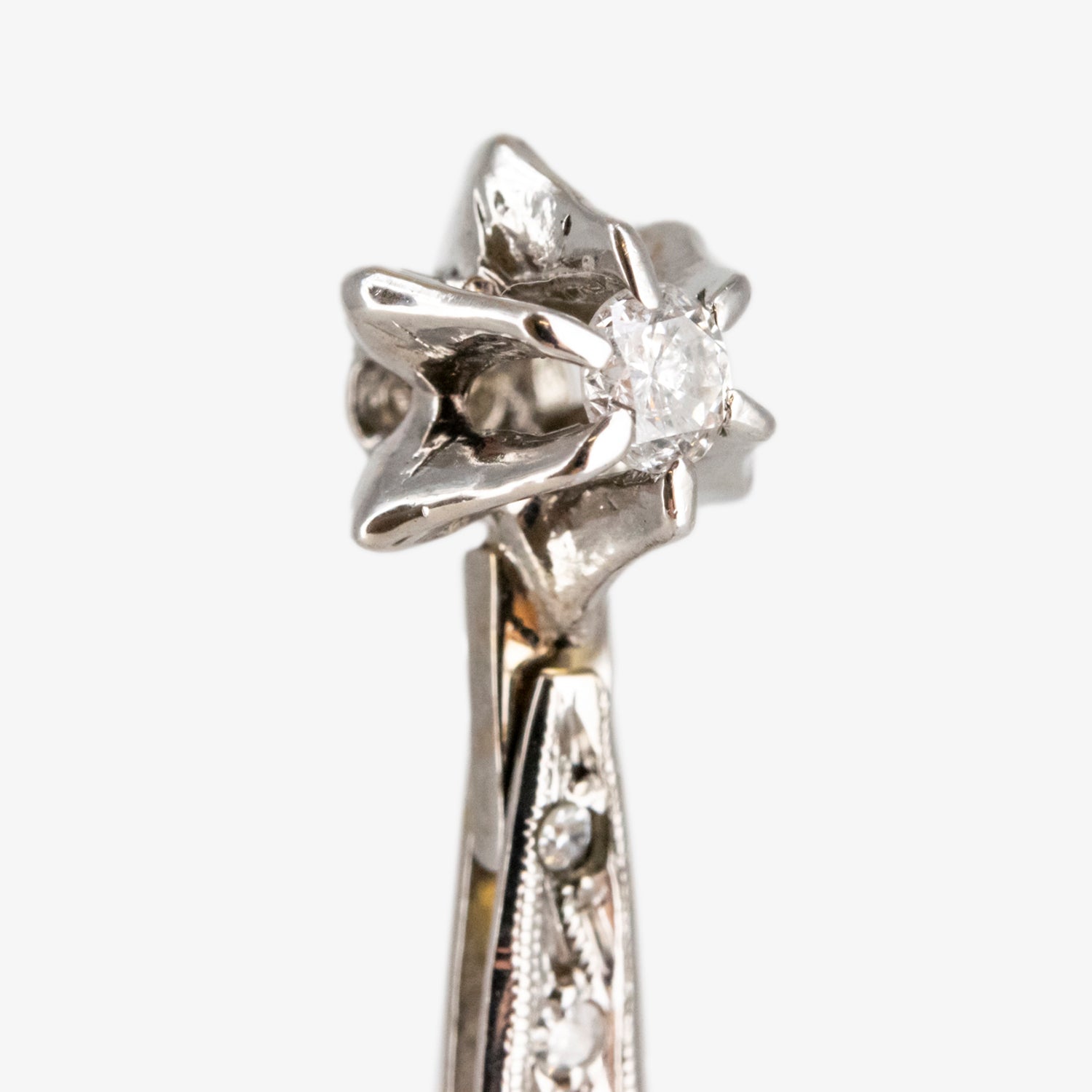 Pendientes de oro blanco 18 kt. con diamantes y perlas akoya