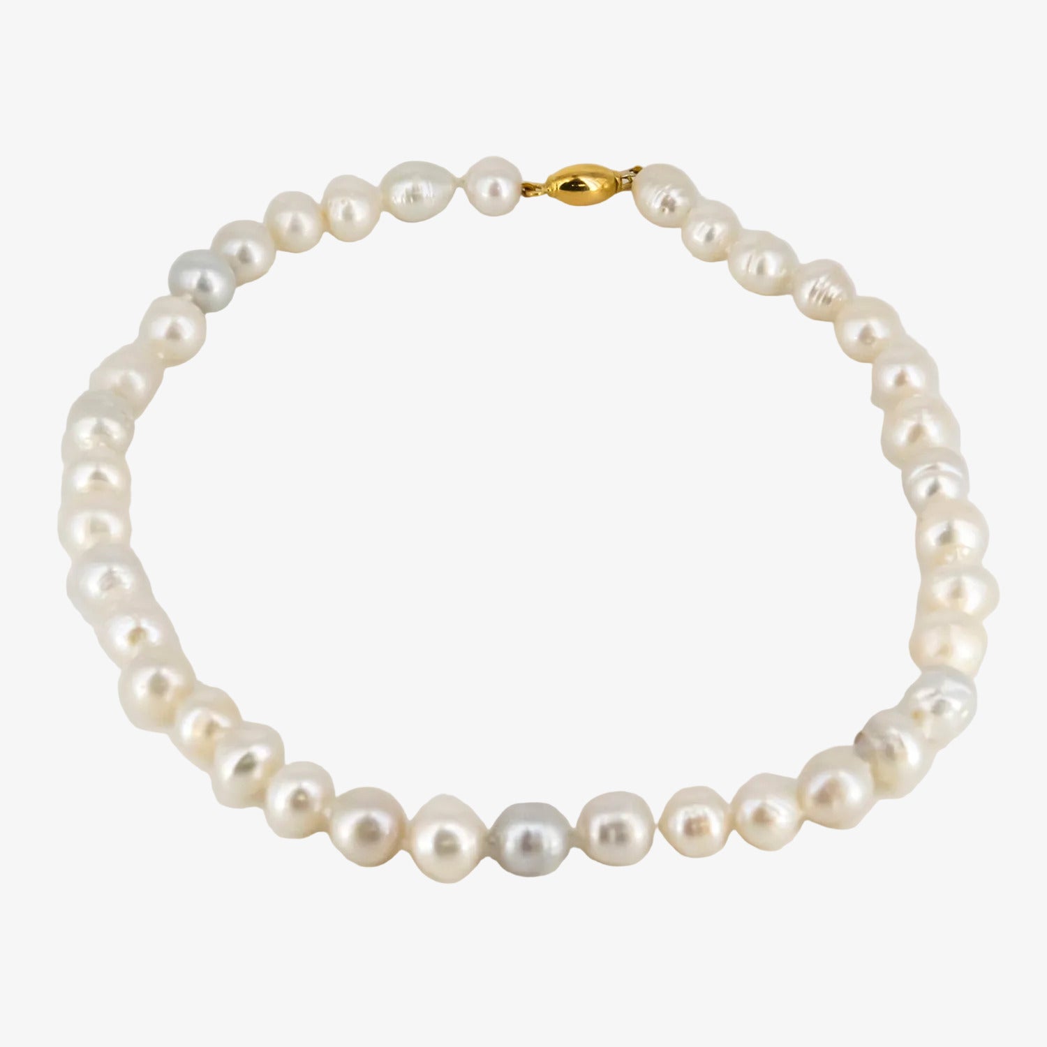 Collar de perlas australianas con broche de oro de 18 kt.