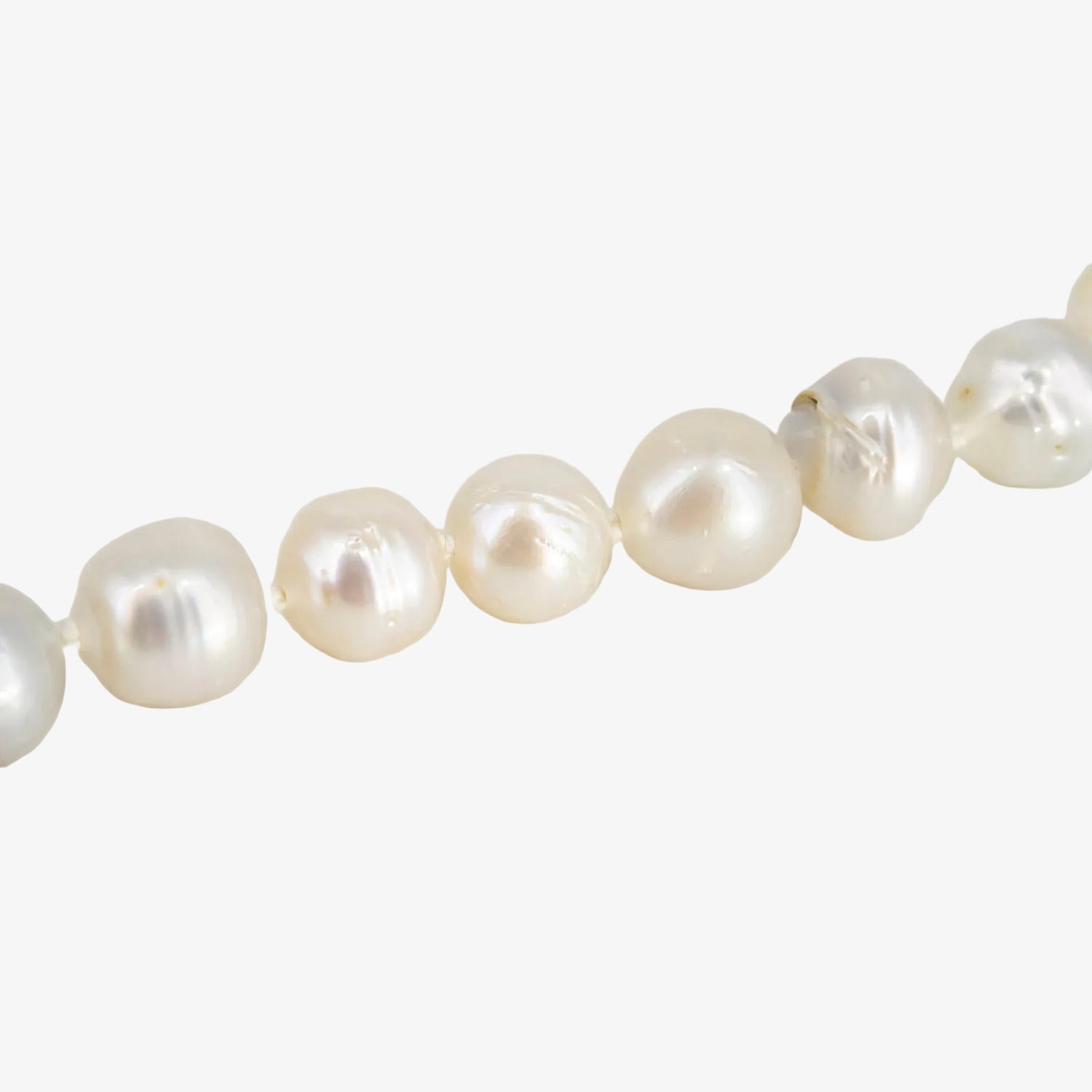 Collar de perlas australianas con broche de oro de 18 kt.