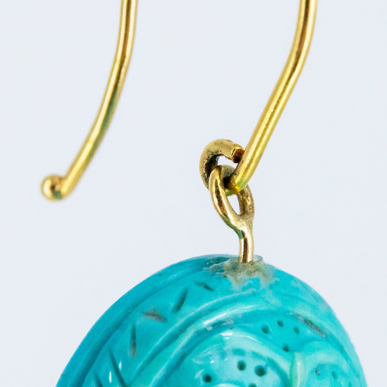 Pendientes vintage de oro 18 kt. con turquesas talladas