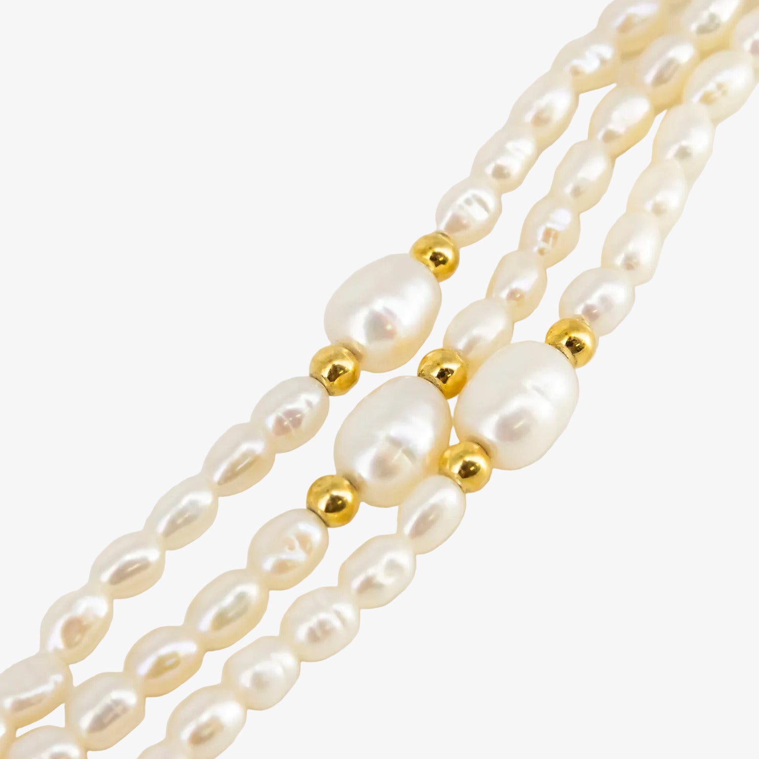 Gargantilla de perlas akoya con broche de oro de 18 kt.