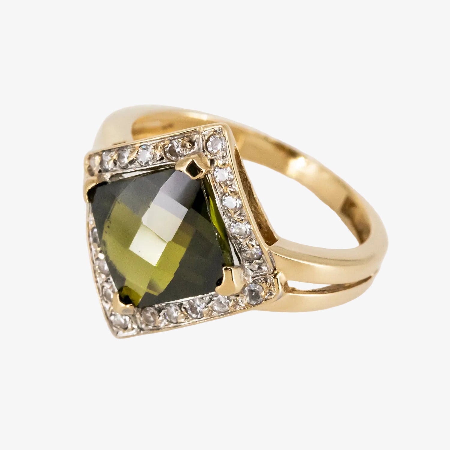 Sortija de oro 18 kt. con cuarzo verde y diamantes