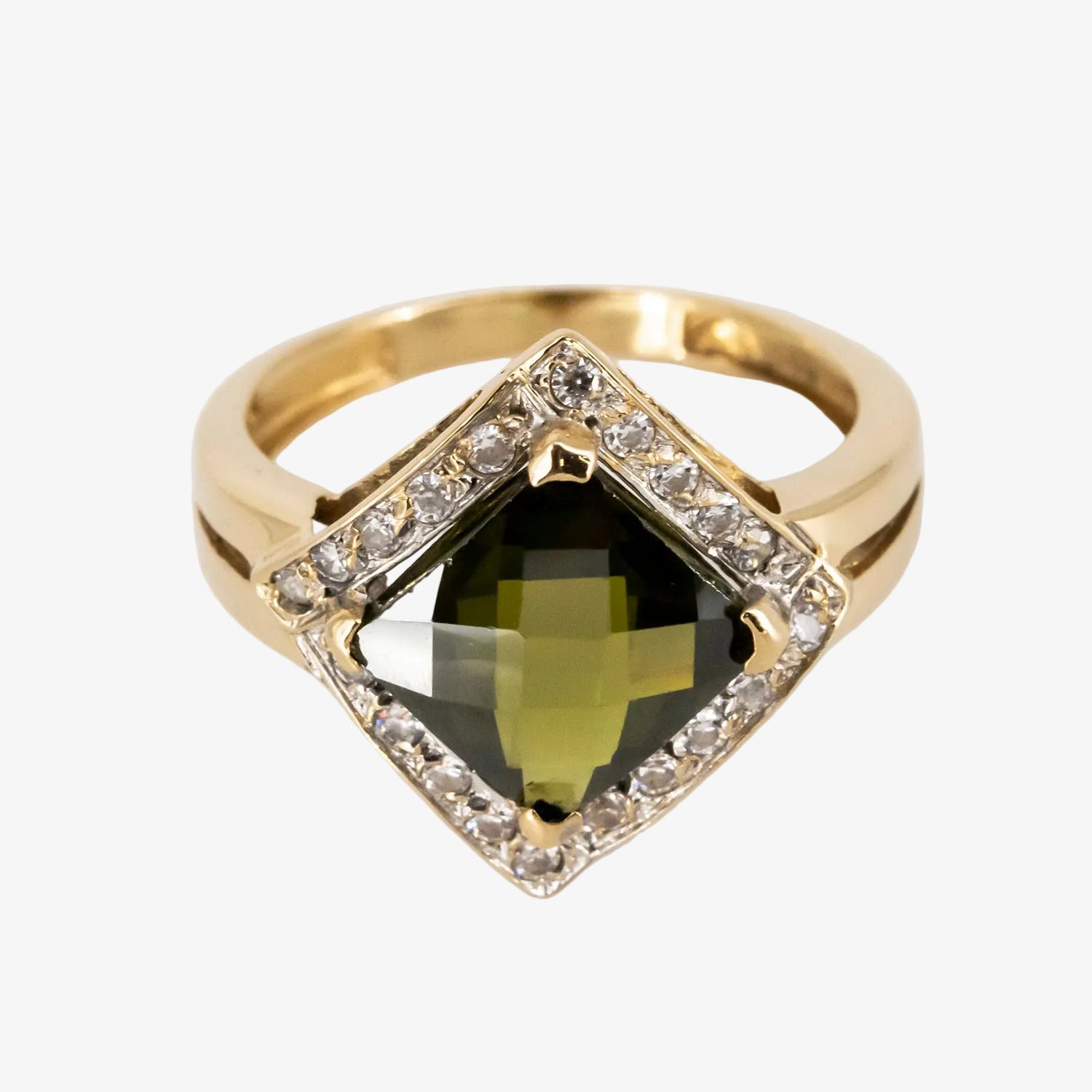 Sortija de oro 18 kt. con cuarzo verde y diamantes