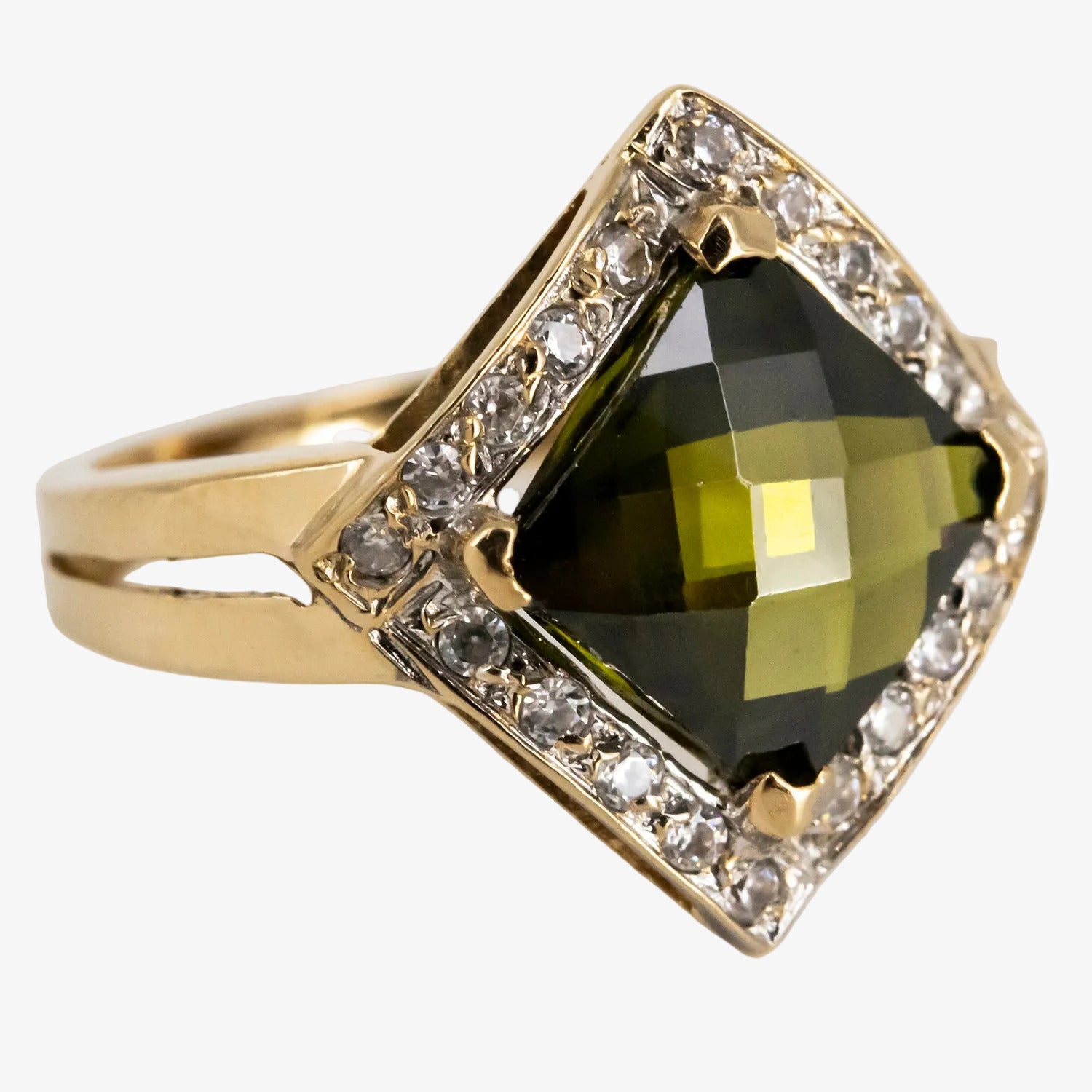 Sortija de oro 18 kt. con cuarzo verde y diamantes