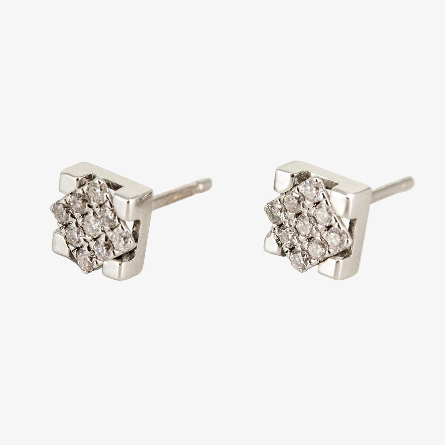 Pendientes de oro blanco 18 kt. con diamantes en "pressure setting"