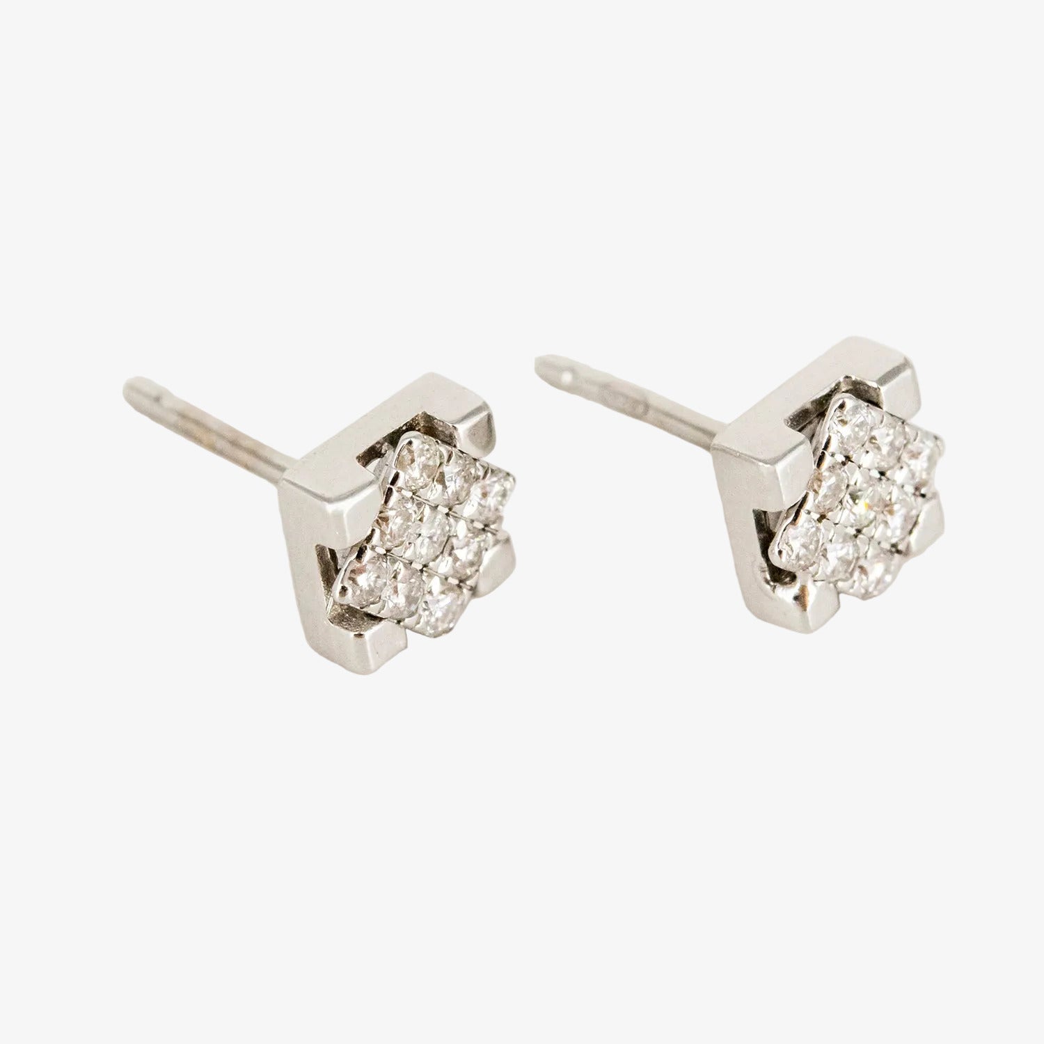 Pendientes de oro blanco 18 kt. con diamantes en "pressure setting"