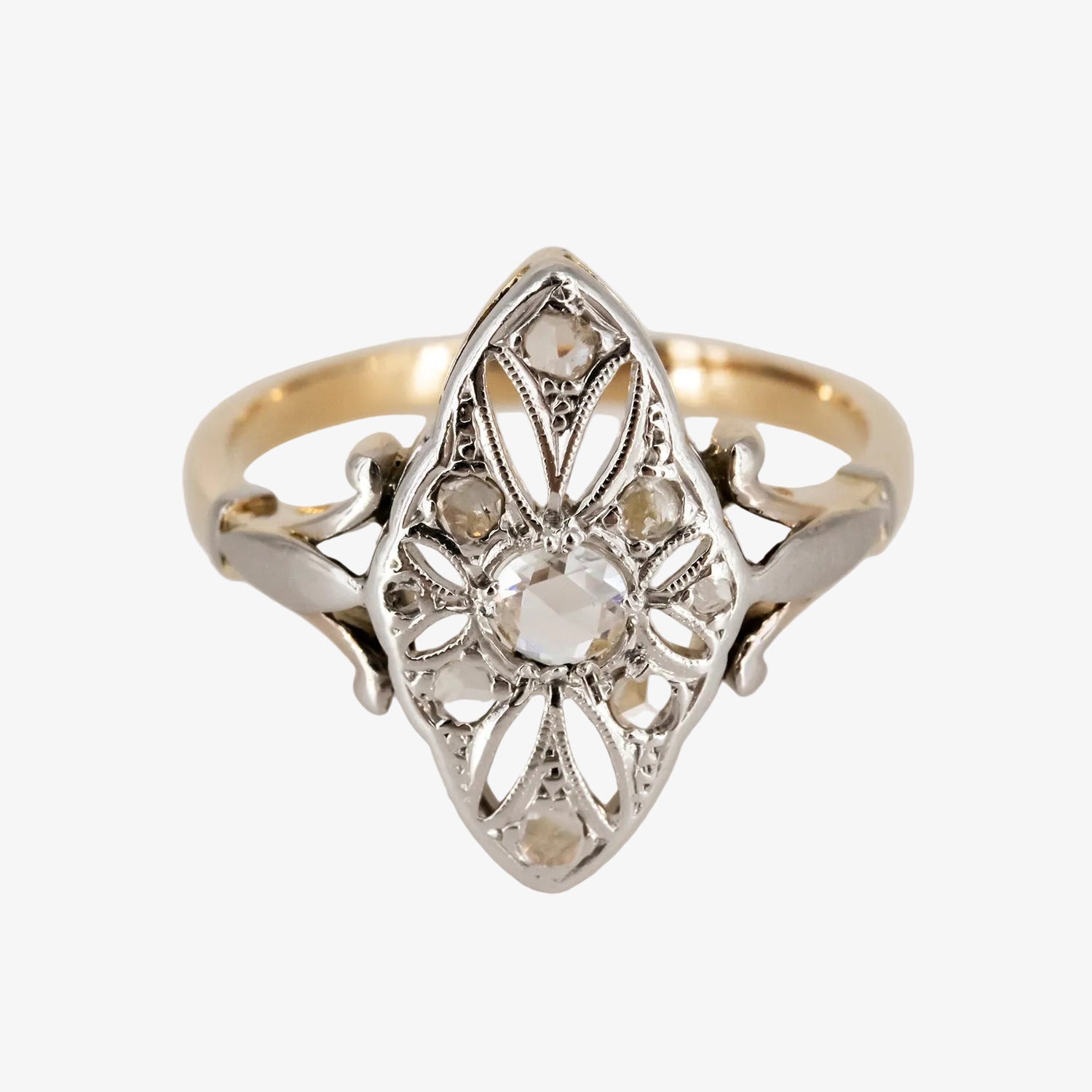 Sortija vintage de oro bicolor 18 kt. con diamantes tallados