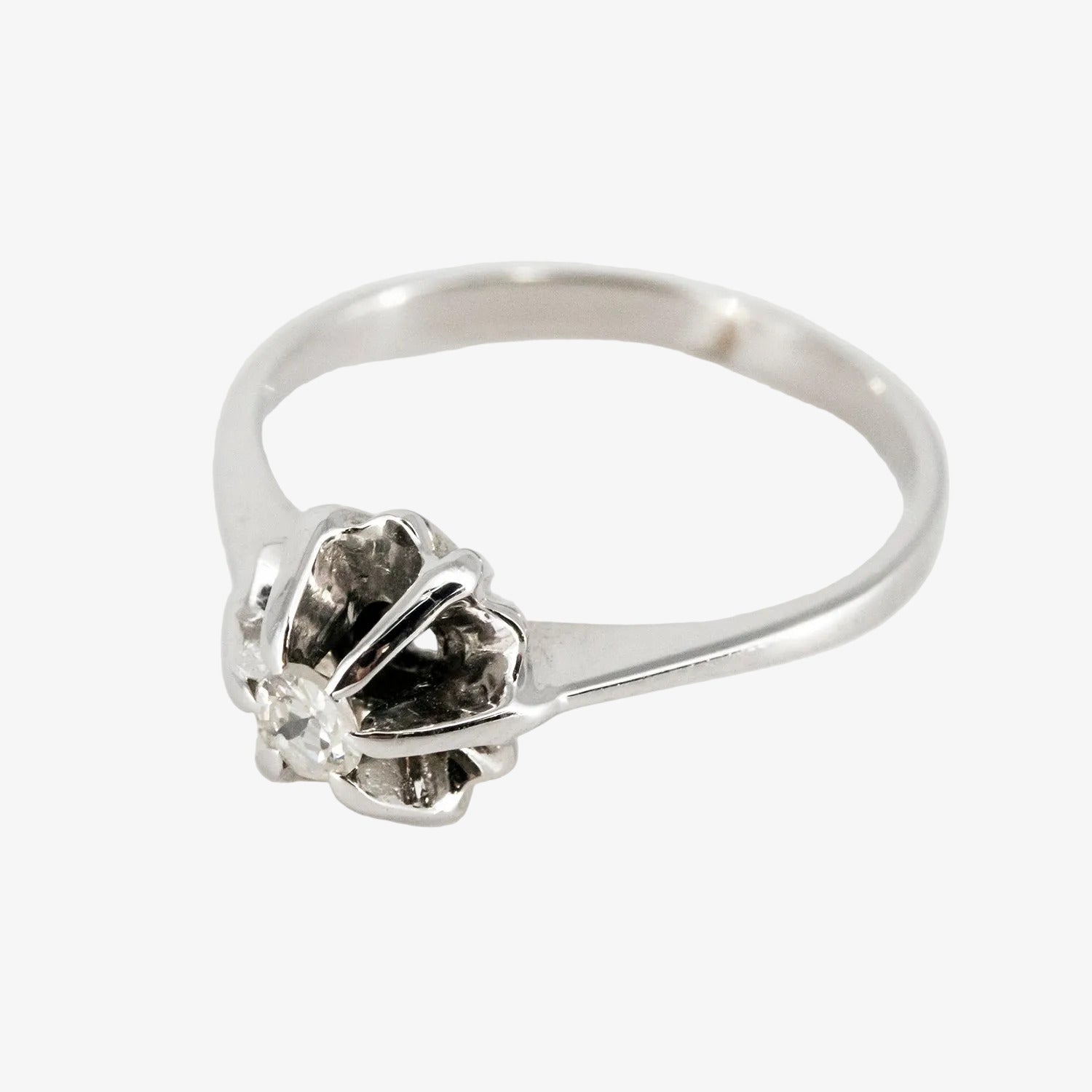 Solitario de oro blanco 18 kt. con diamante talla brillante