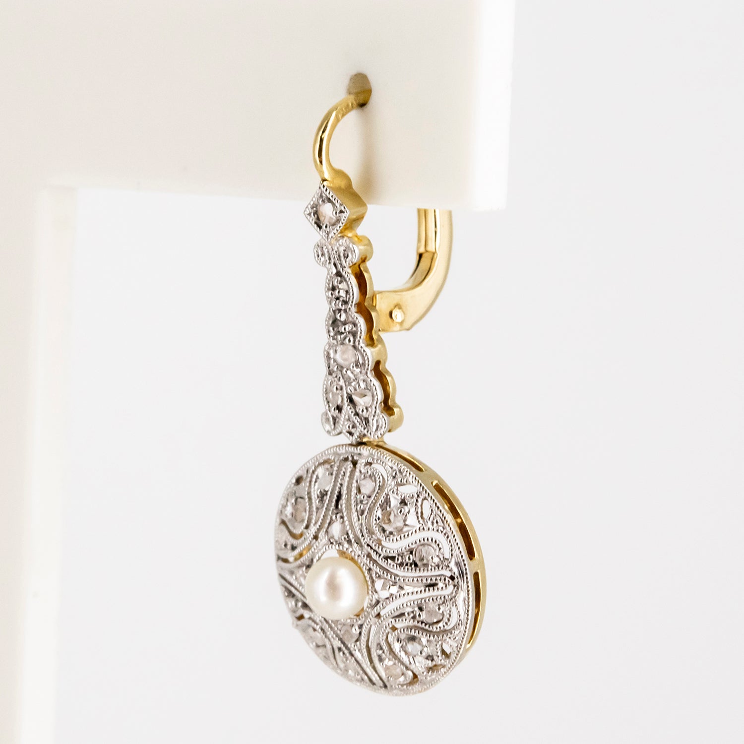Pendientes vintage de oro bicolor de 18 kt. con diamantes y perlas akoya