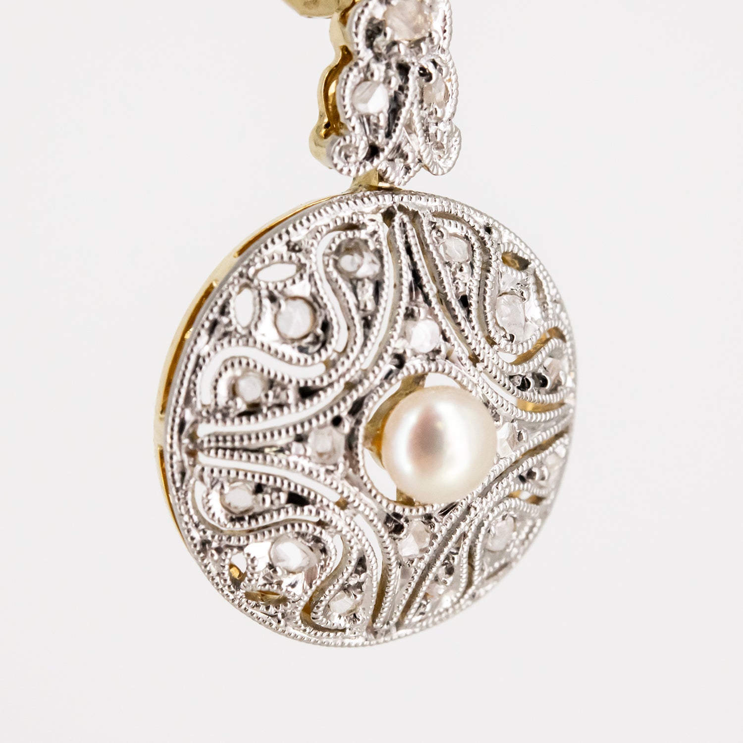 Pendientes vintage de oro bicolor de 18 kt. con diamantes y perlas akoya