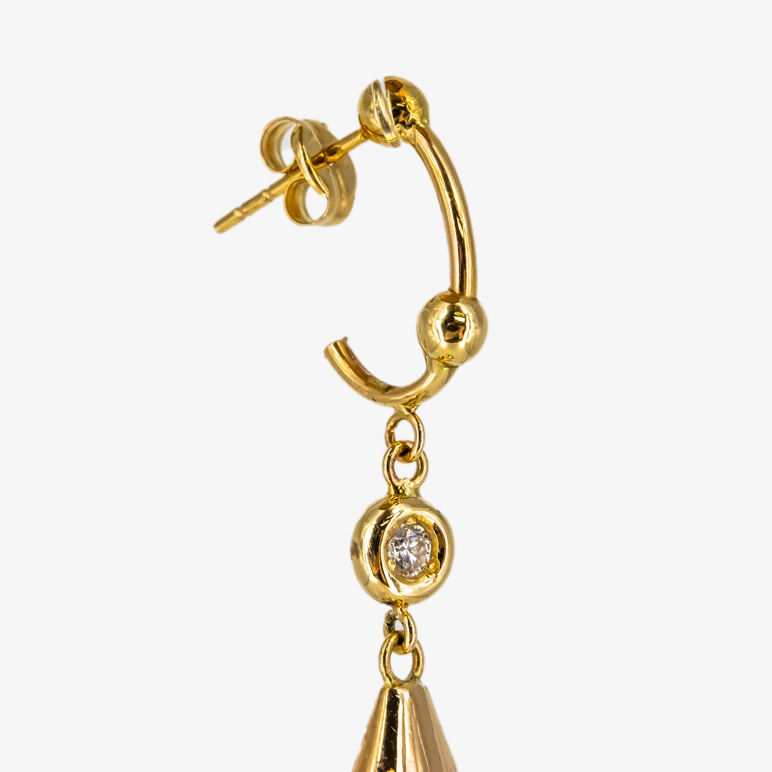Pendientes de oro de 18 kt. con amatistas talladas y diamantes