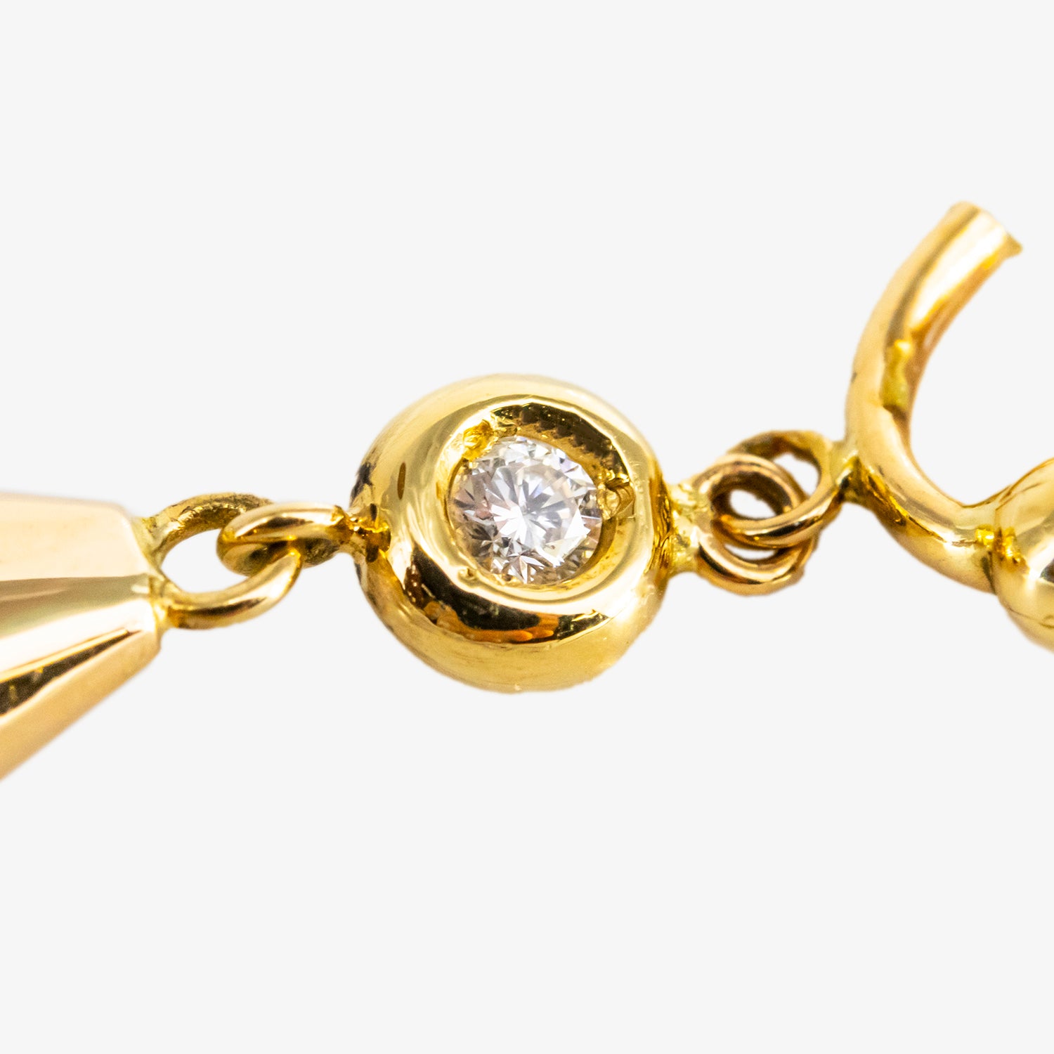 Pendientes de oro de 18 kt. con amatistas talladas y diamantes