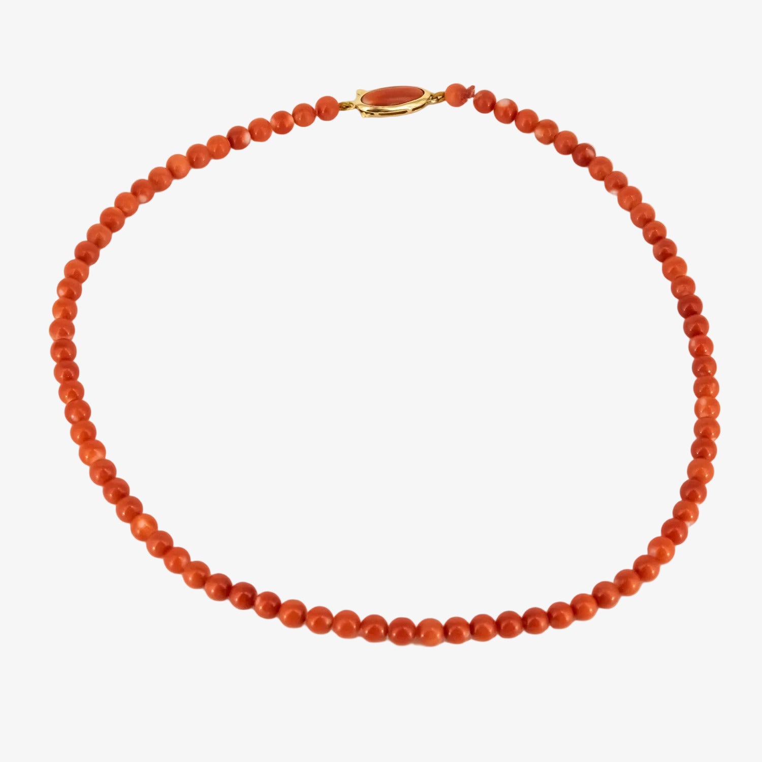Gargantilla de coral natural con broche de oro de 18 kt.