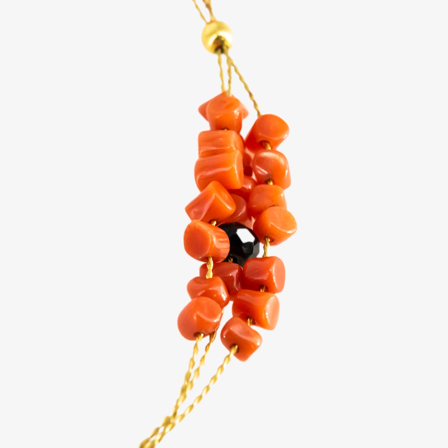 Gargantilla de oro 18 kt. con ónix y coral natural