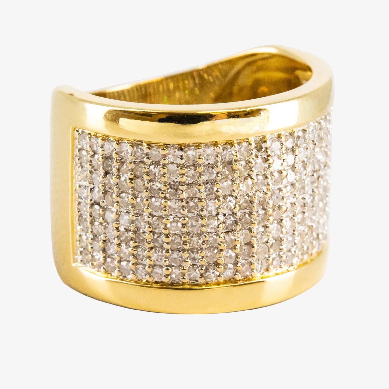 Sortija de oro amarillo de 18 kt. y 200 diamantes talla brillante