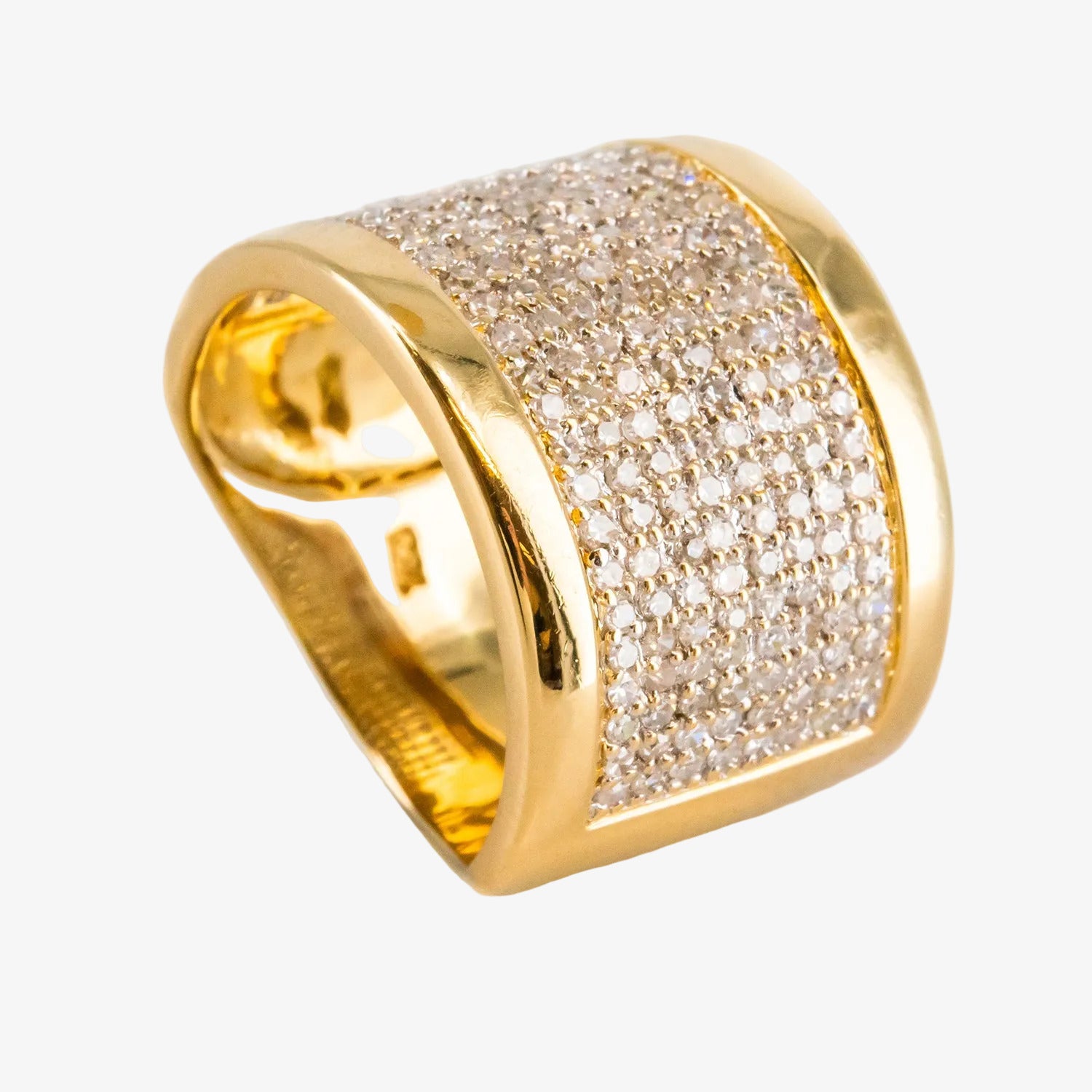 Sortija de oro amarillo de 18 kt. y 200 diamantes talla brillante