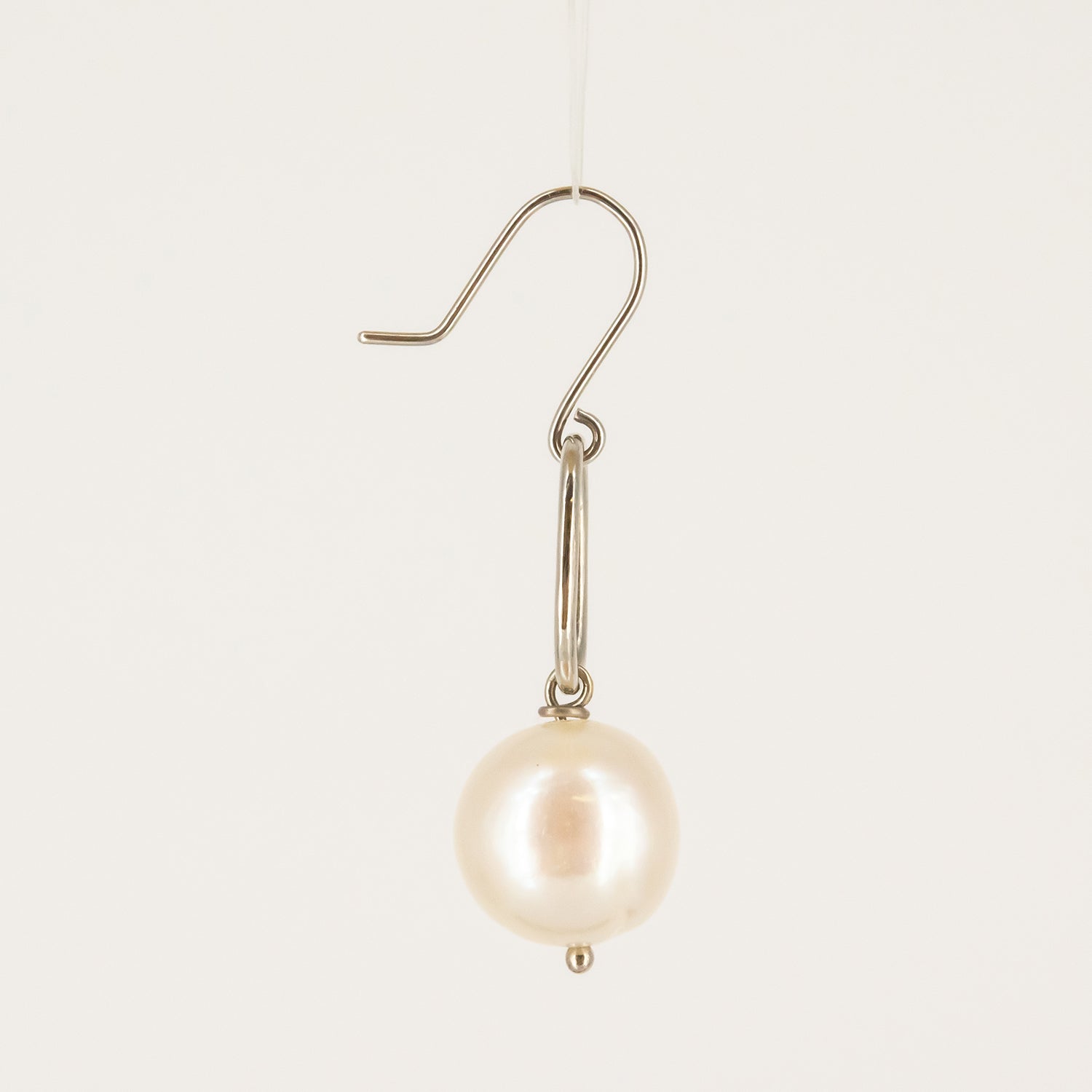 Pendientes de oro blanco 18 kt. y perlas cultivadas