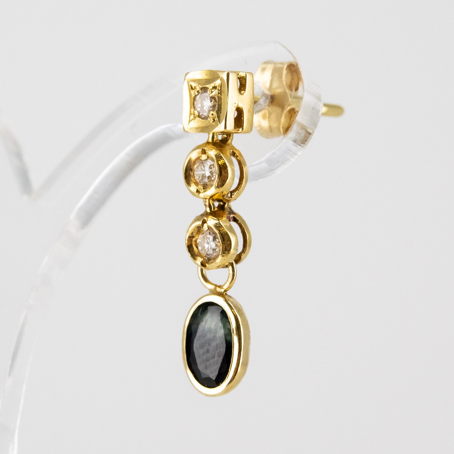 Pendientes de oro 18 kt. con diamantes talla brillante y zafiros tallados