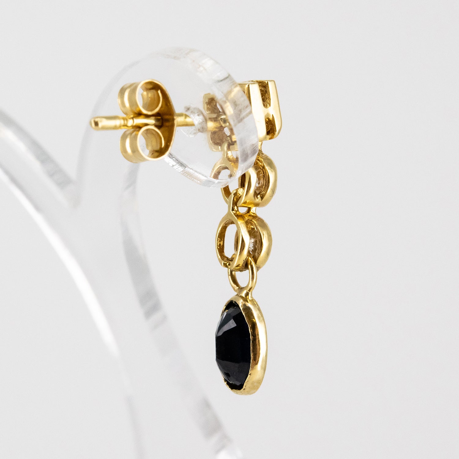 Pendientes de oro 18 kt. con diamantes talla brillante y zafiros tallados