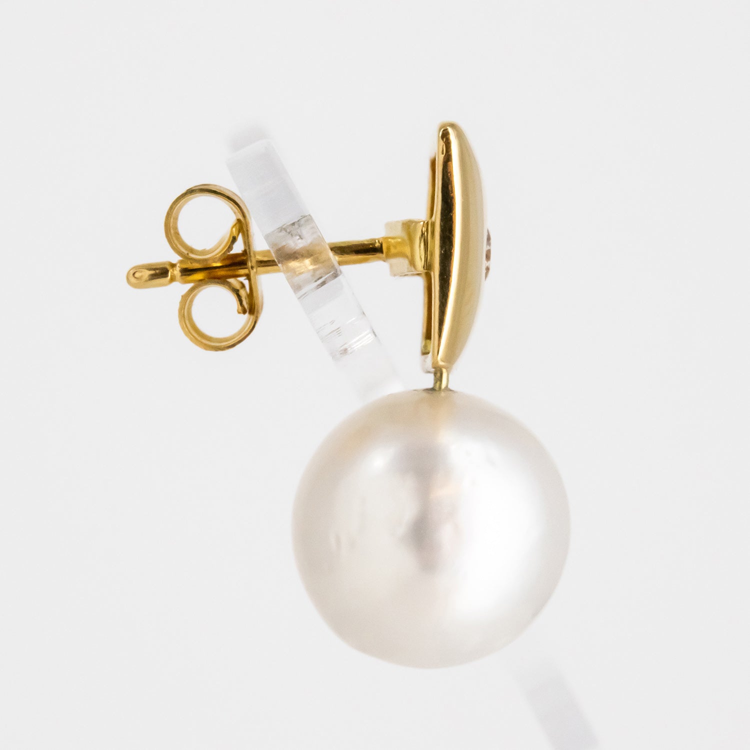 Pendientes de oro 18 kt. con perlas australianas y diamantes