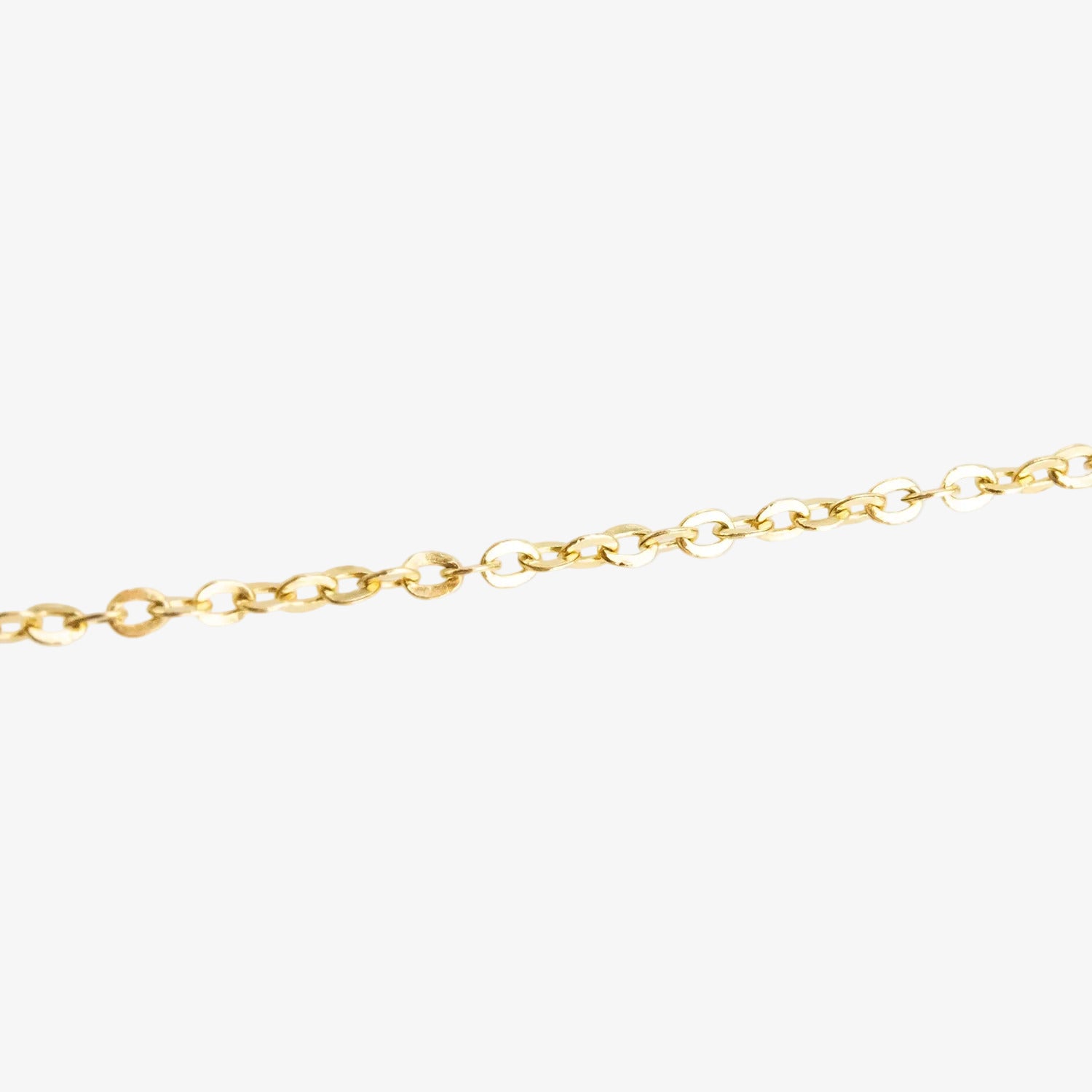 Conjunto de gargantilla y pendientes de oro amarillo de 18 kt. con nácar y diamantes talla brillante
