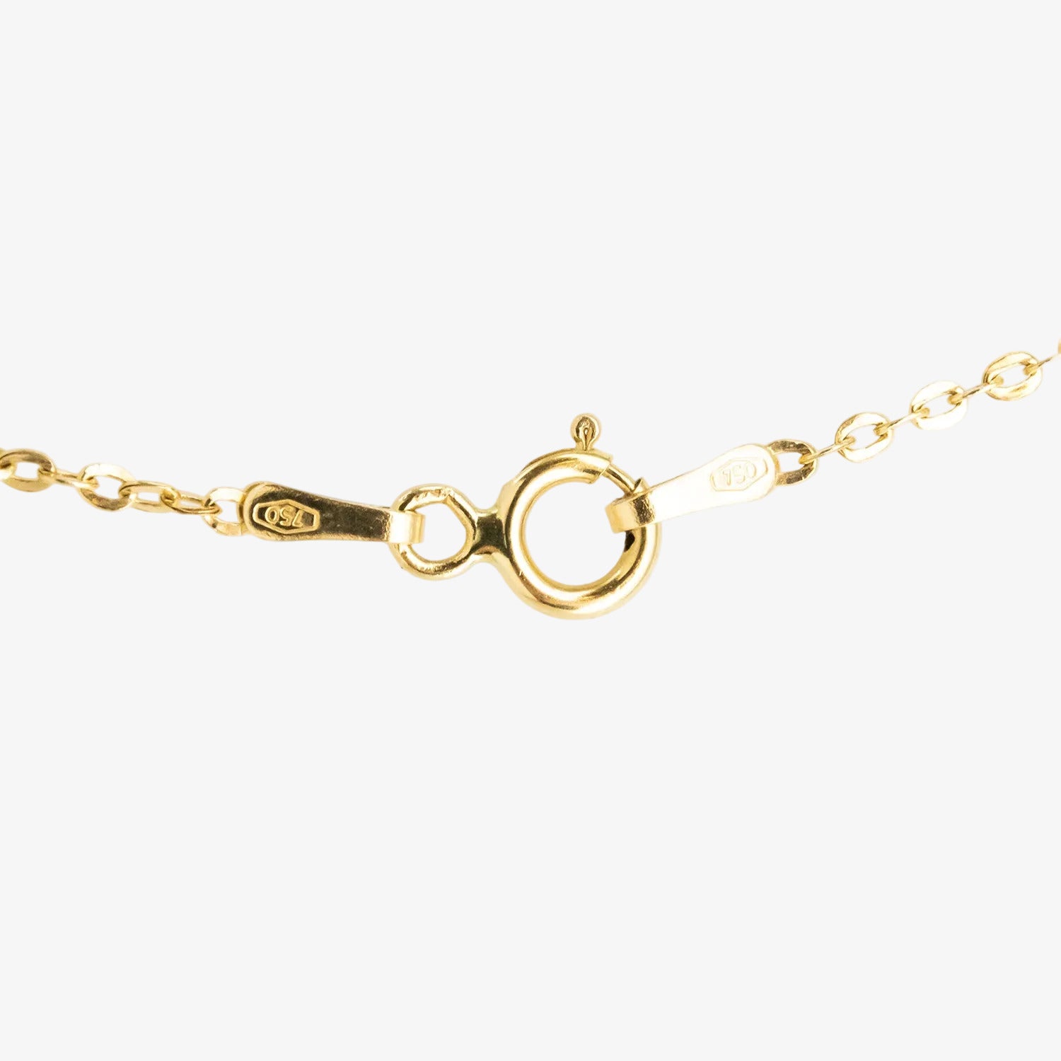 Conjunto de gargantilla y pendientes de oro amarillo de 18 kt. con nácar y diamantes talla brillante