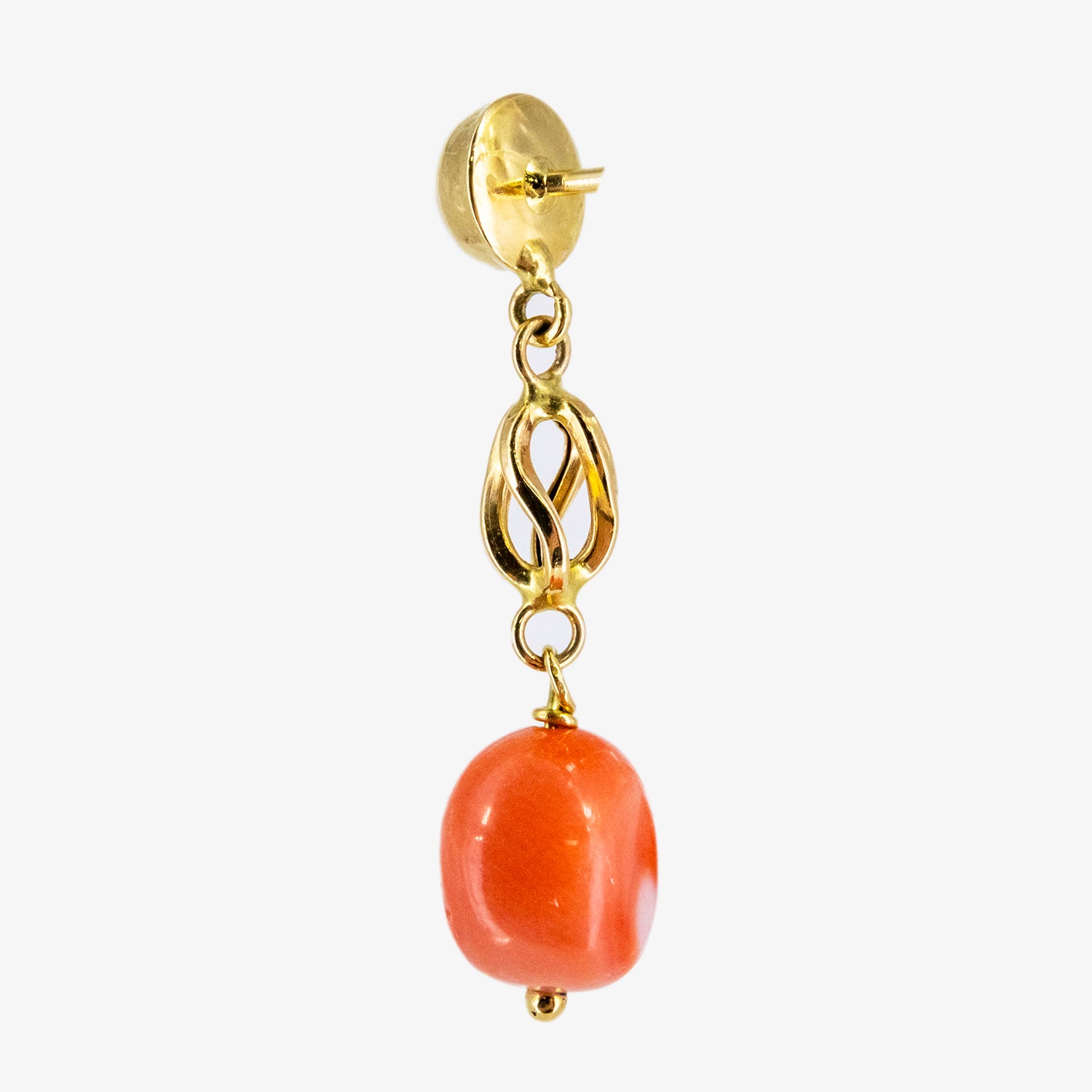 Pendientes de oro 18 kt. con coral natural del Pacífico