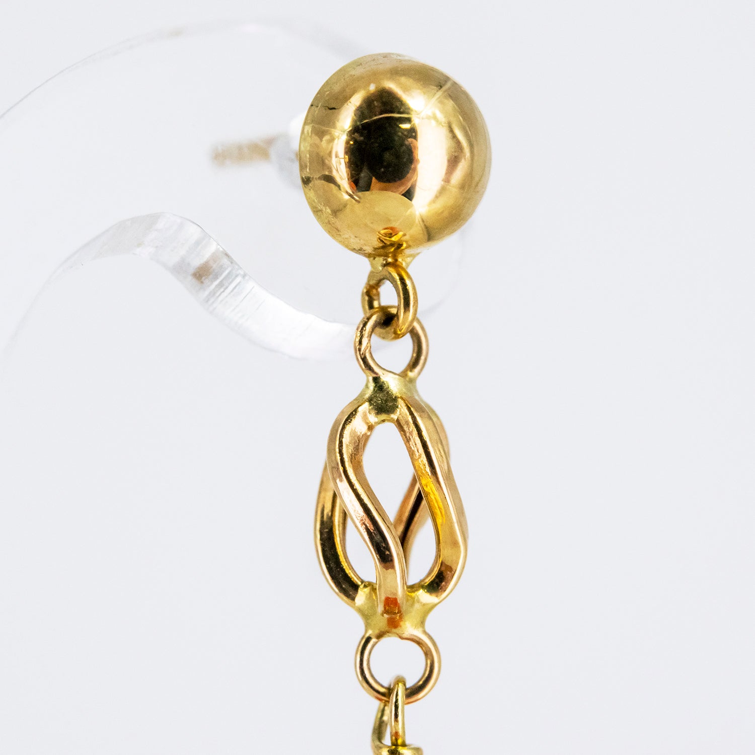Pendientes de oro 18 kt. con coral natural del Pacífico