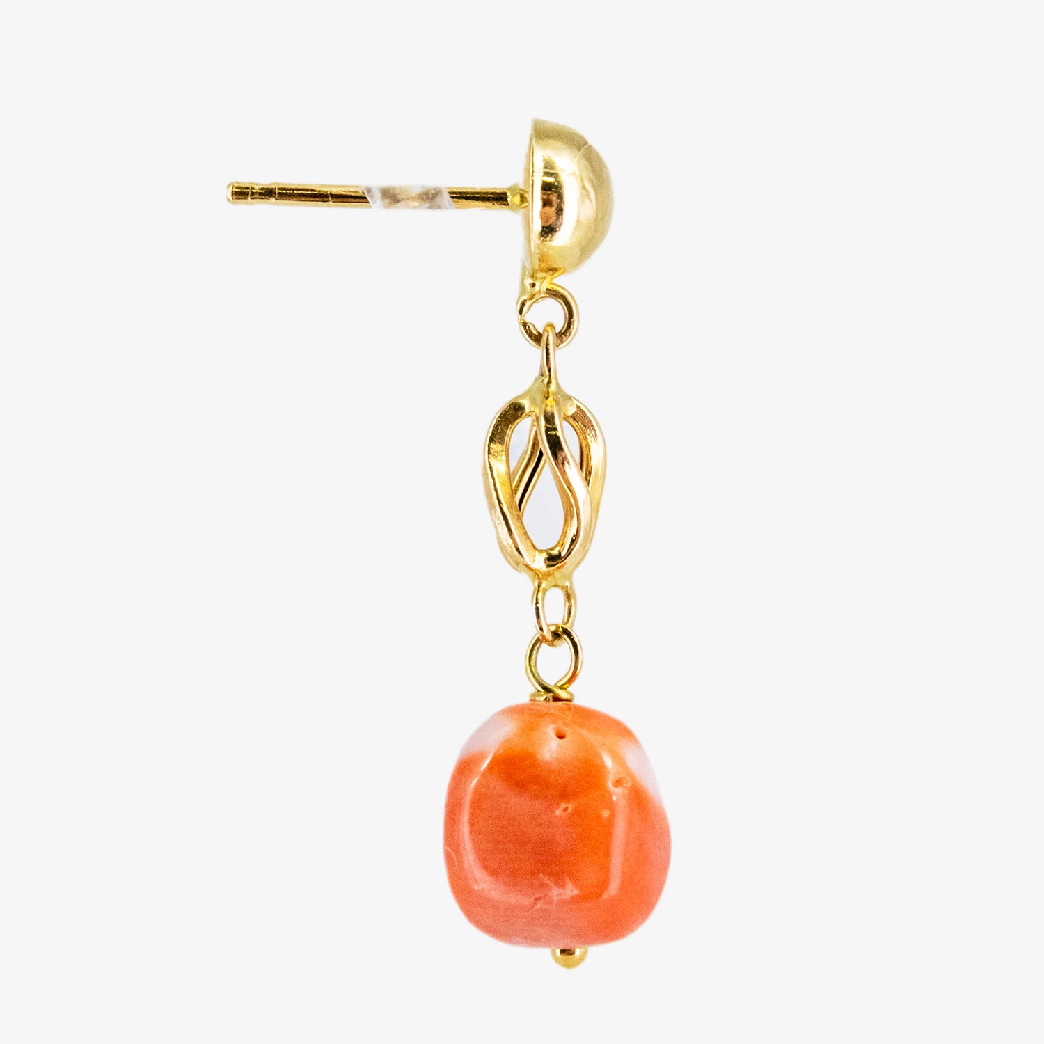 Pendientes de oro 18 kt. con coral natural del Pacífico
