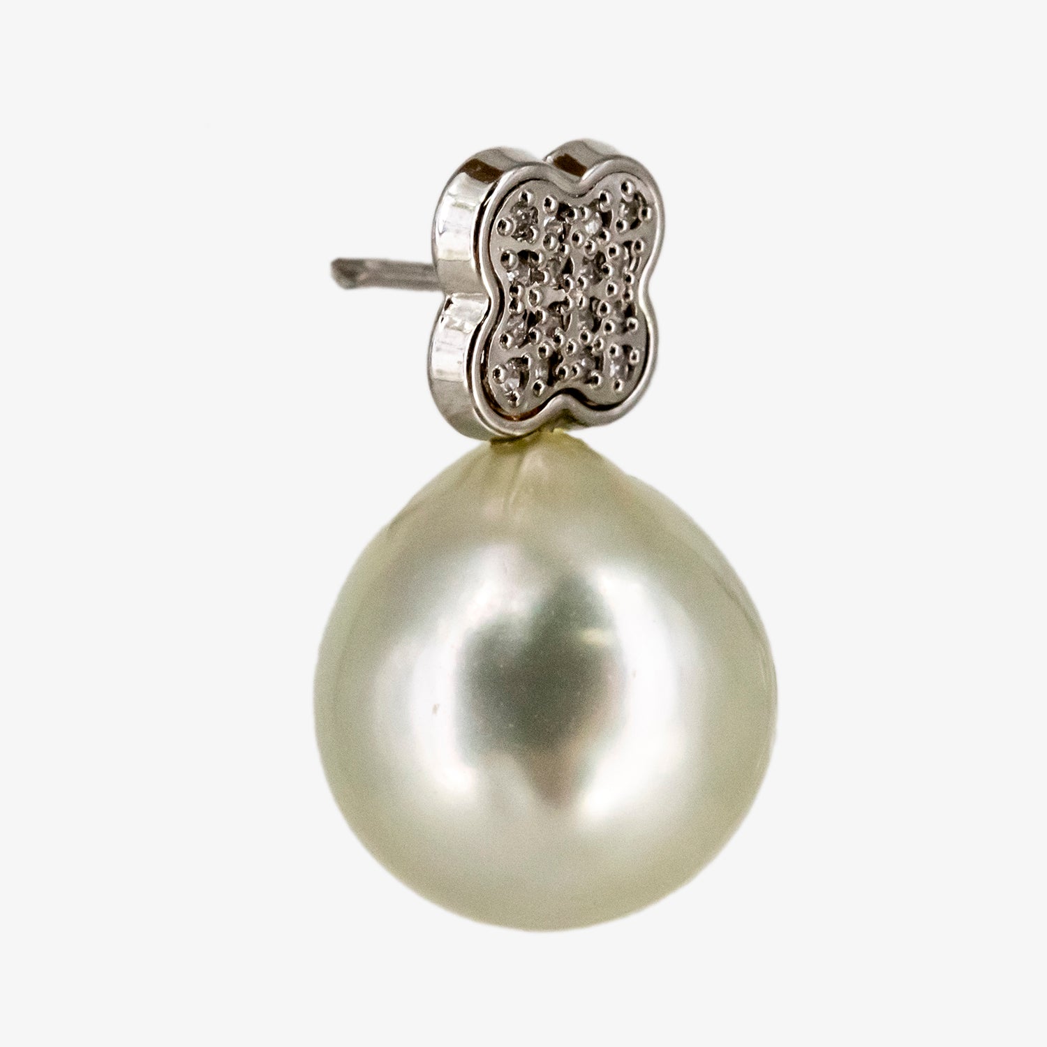 Pendientes de oro blanco de 18 kt. con perlas australianas y diamantes