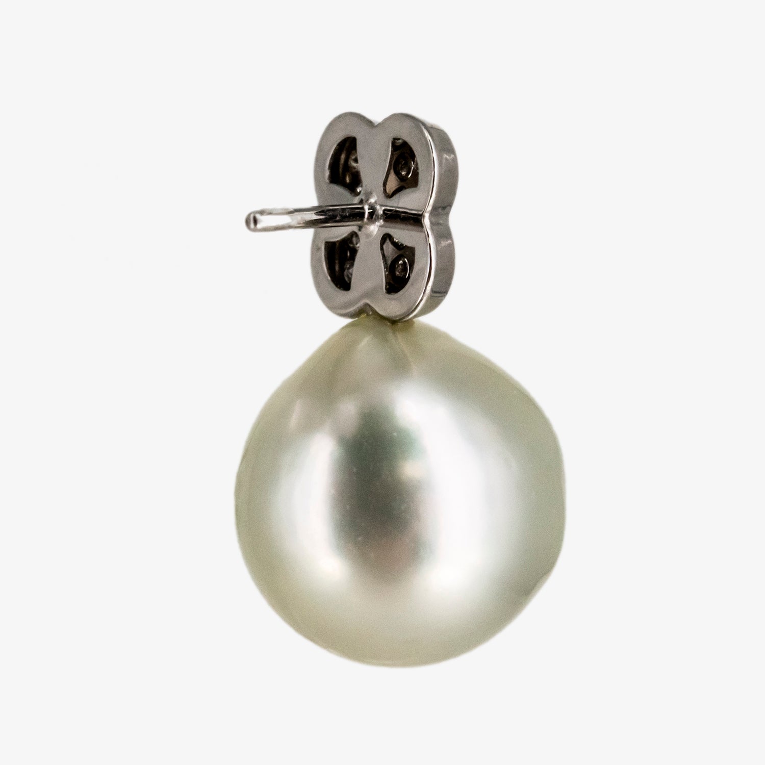 Pendientes de oro blanco de 18 kt. con perlas australianas y diamantes