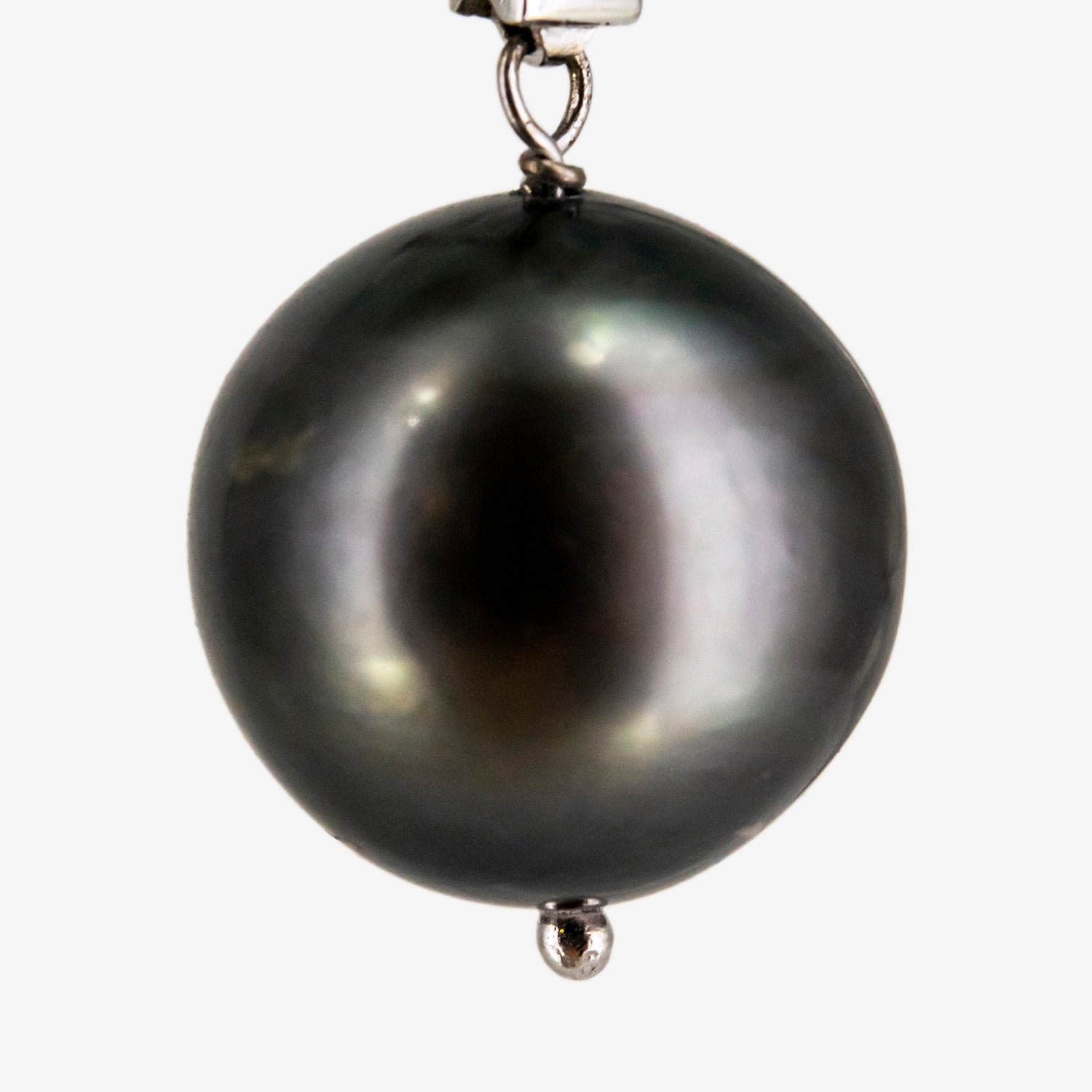Pendientes de oro blanco de 18 kt. con diamantes talla brillante y perlas de Tahití