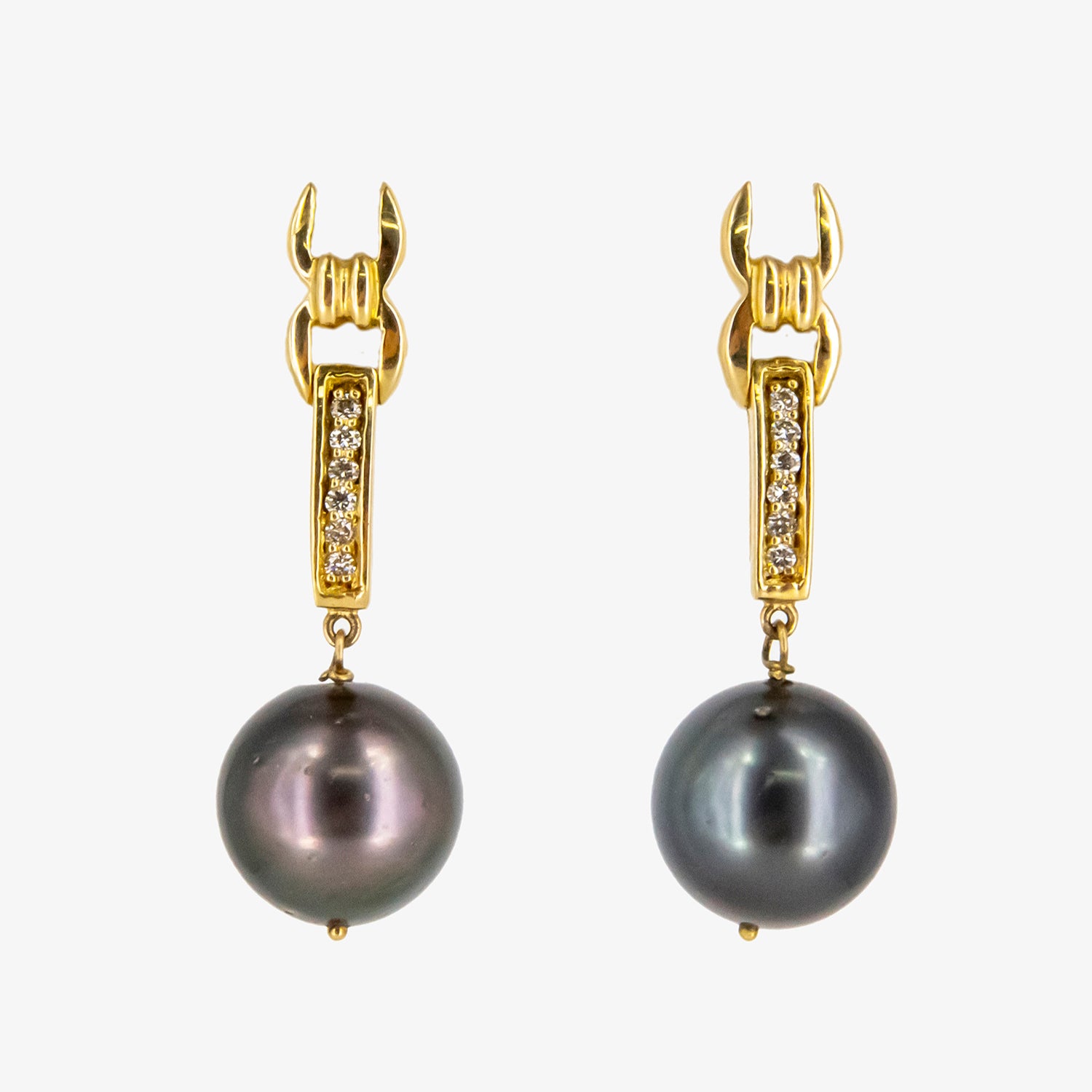 Pendientes de oro 18 kt. con diamantes talla brillante y perlas de Tahití