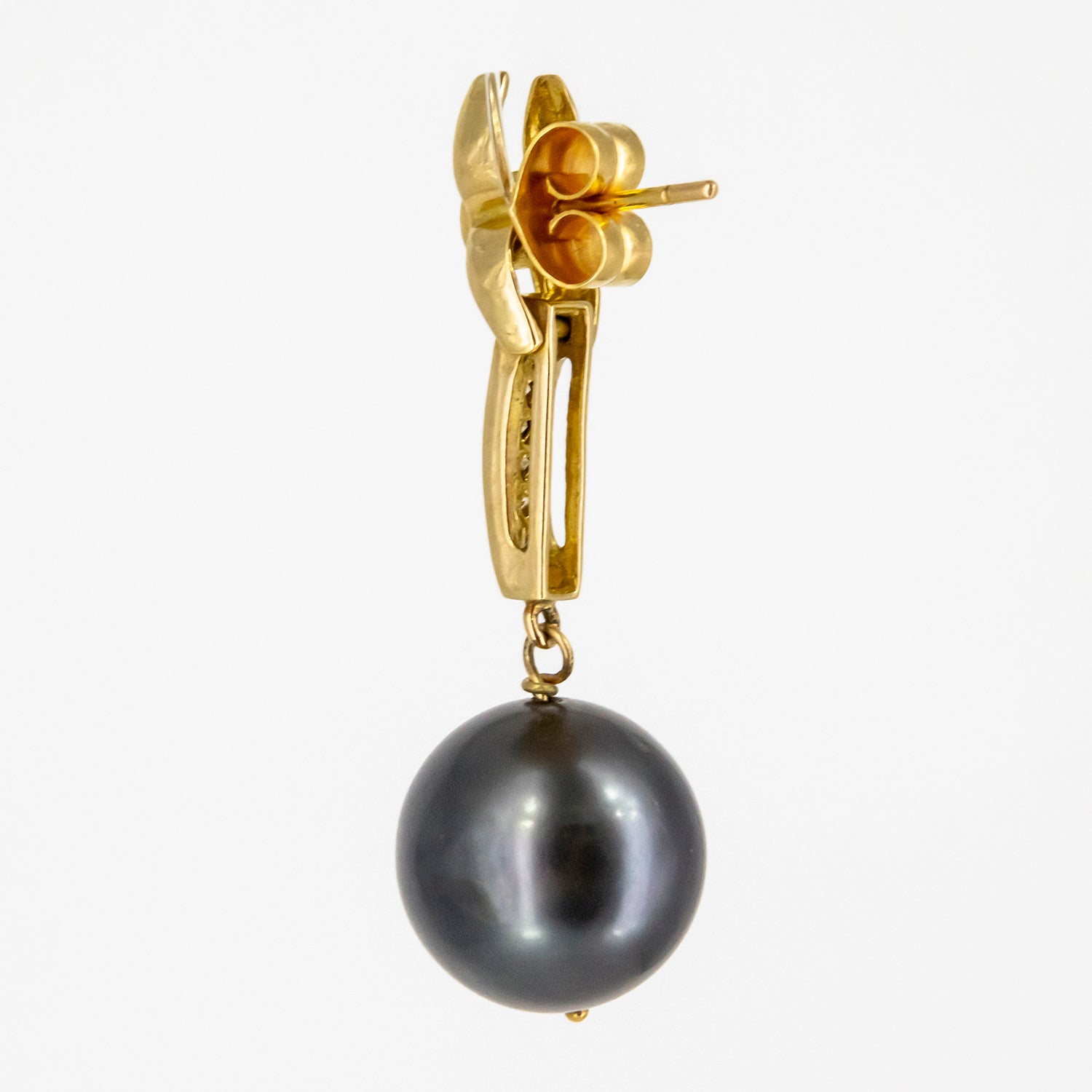 Pendientes de oro 18 kt. con diamantes talla brillante y perlas de Tahití