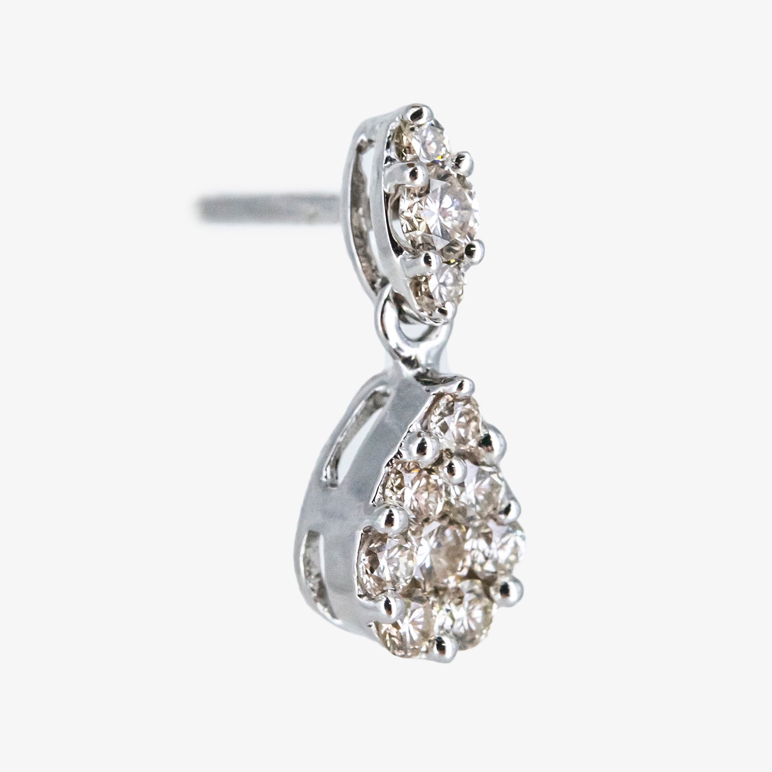 Pendientes pequeños de oro blanco 18 kt. con diamantes talla brillante